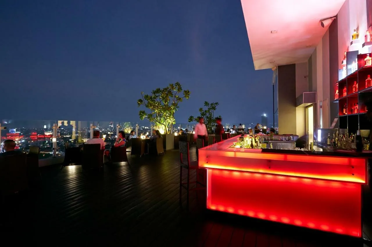 Cinnamon Red Colombo Hotel